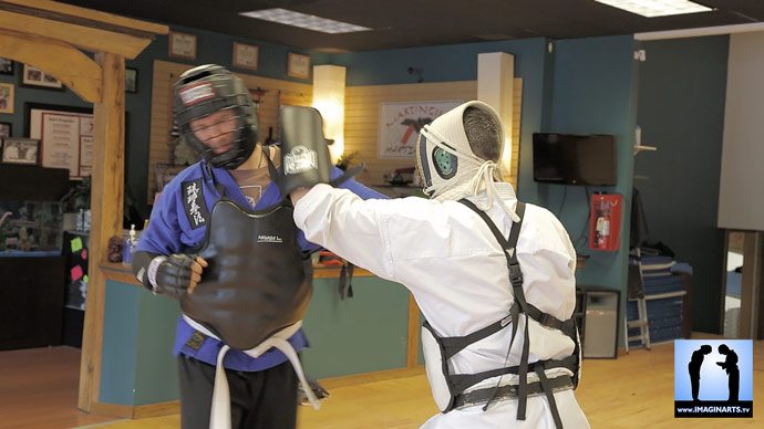 bogu-keiko - Lionel en armure kendo pour pratiquer le Kyusho Jitsu