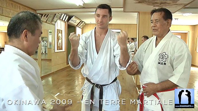 Lionel Froidure à Okinawa avec sensei Kiruna et sensei Oshiro